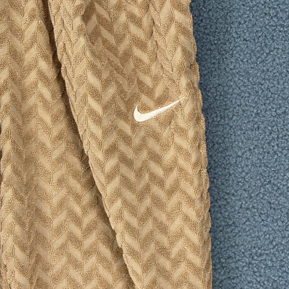 Nike Sportswear Womens Chevron Textured Terry Joggers Tan XS DQ6328-258 - Picture 2 of 8